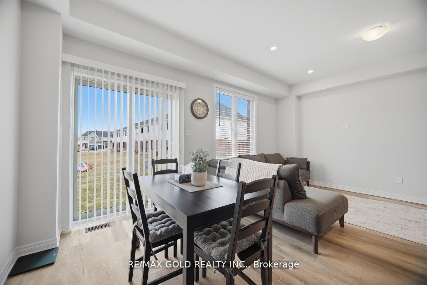 30 Mia Drive, Unit 2 thumbnail 11
