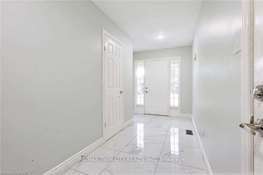 110 Commonwealth Street thumbnail 4