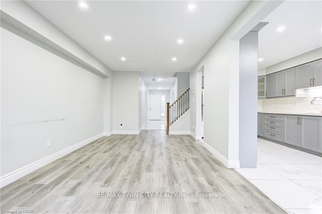 110 Commonwealth Street thumbnail 8