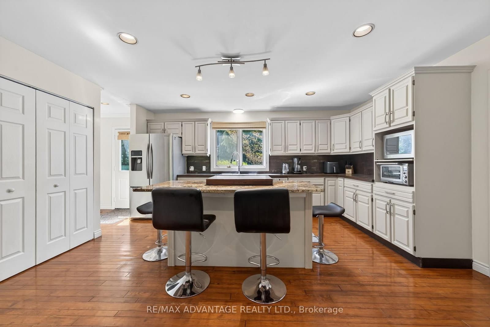 44 Northcrest Drive thumbnail 15