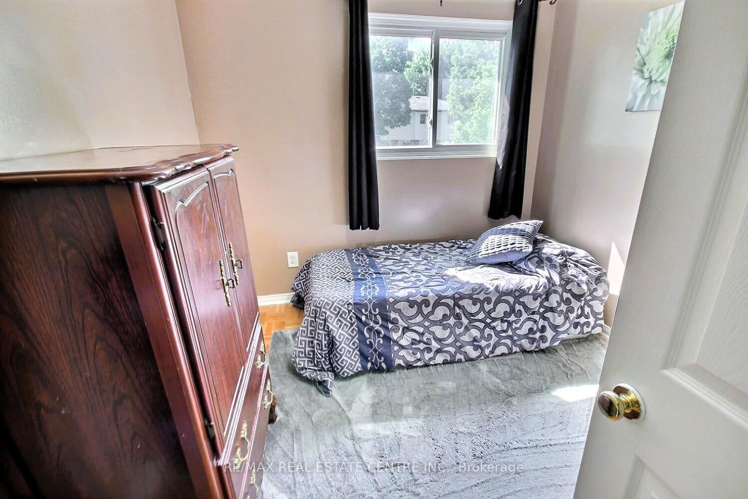 541 Parkview Crescent thumbnail 14
