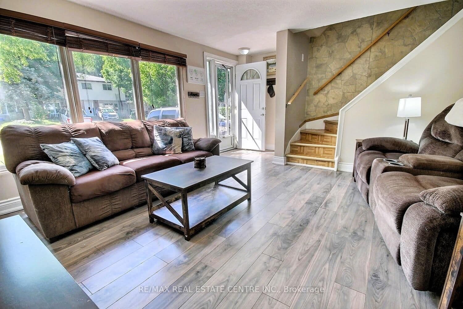 541 Parkview Crescent thumbnail 4