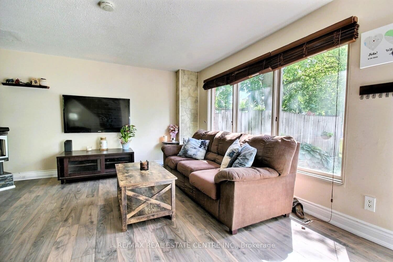 541 Parkview Crescent thumbnail 5
