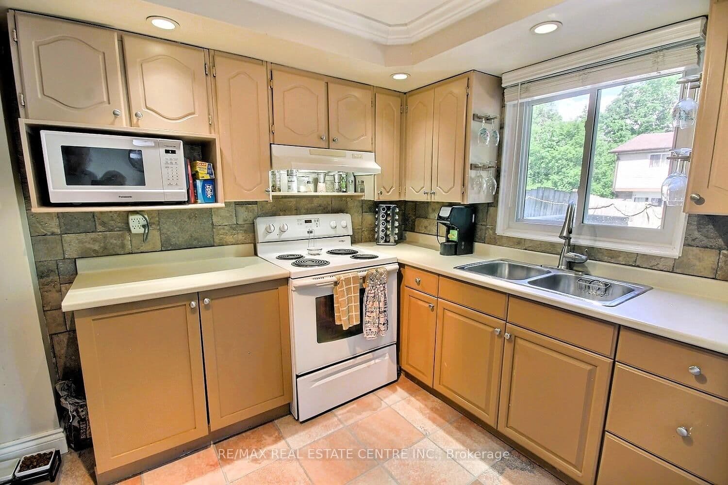 541 Parkview Crescent thumbnail 8