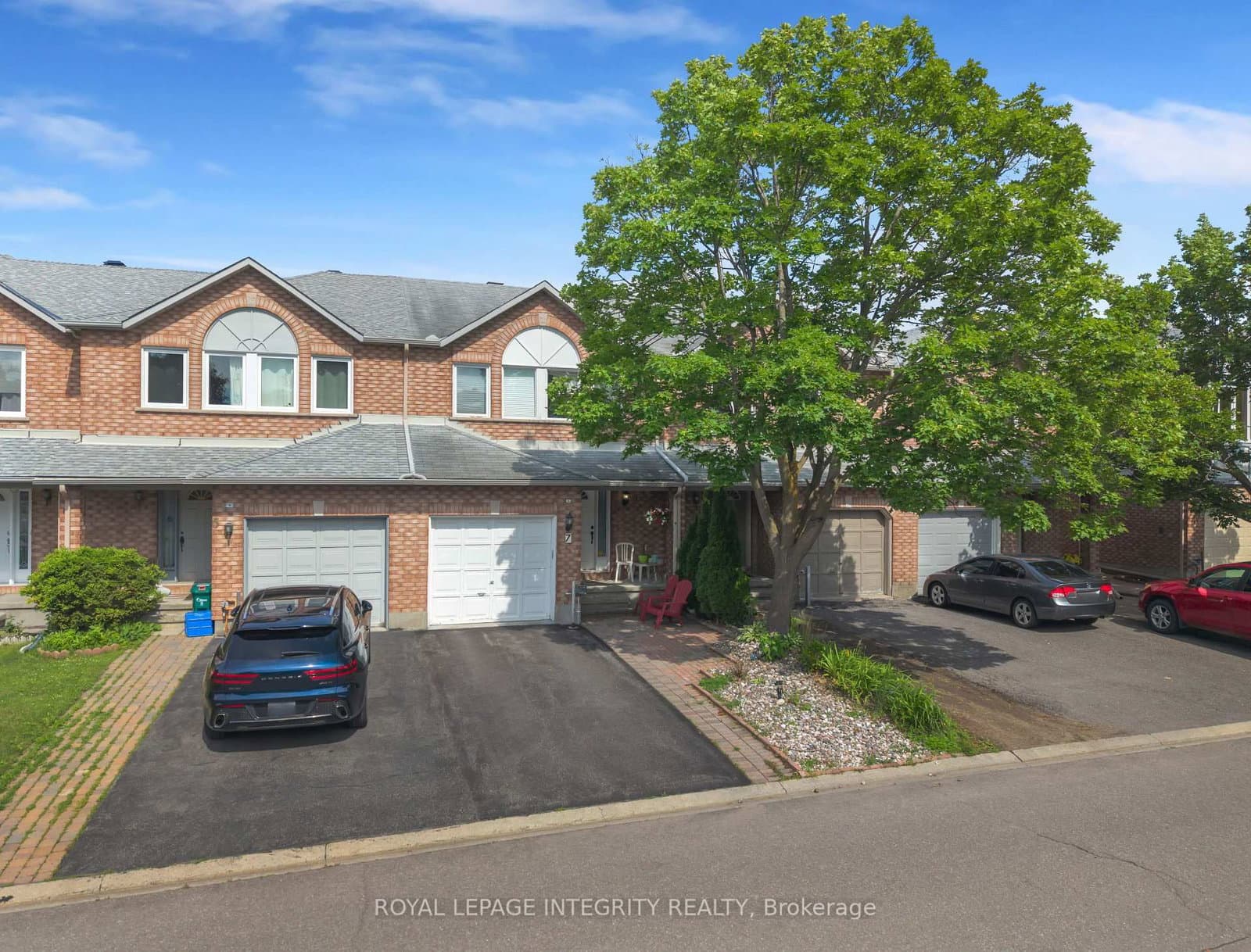 7 Westpointe Crescent thumbnail 3