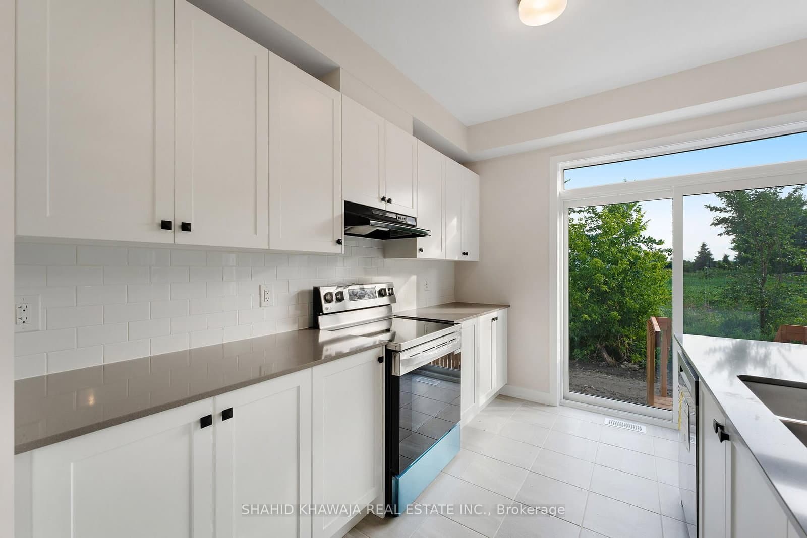 93 Hackamore Crescent thumbnail 12