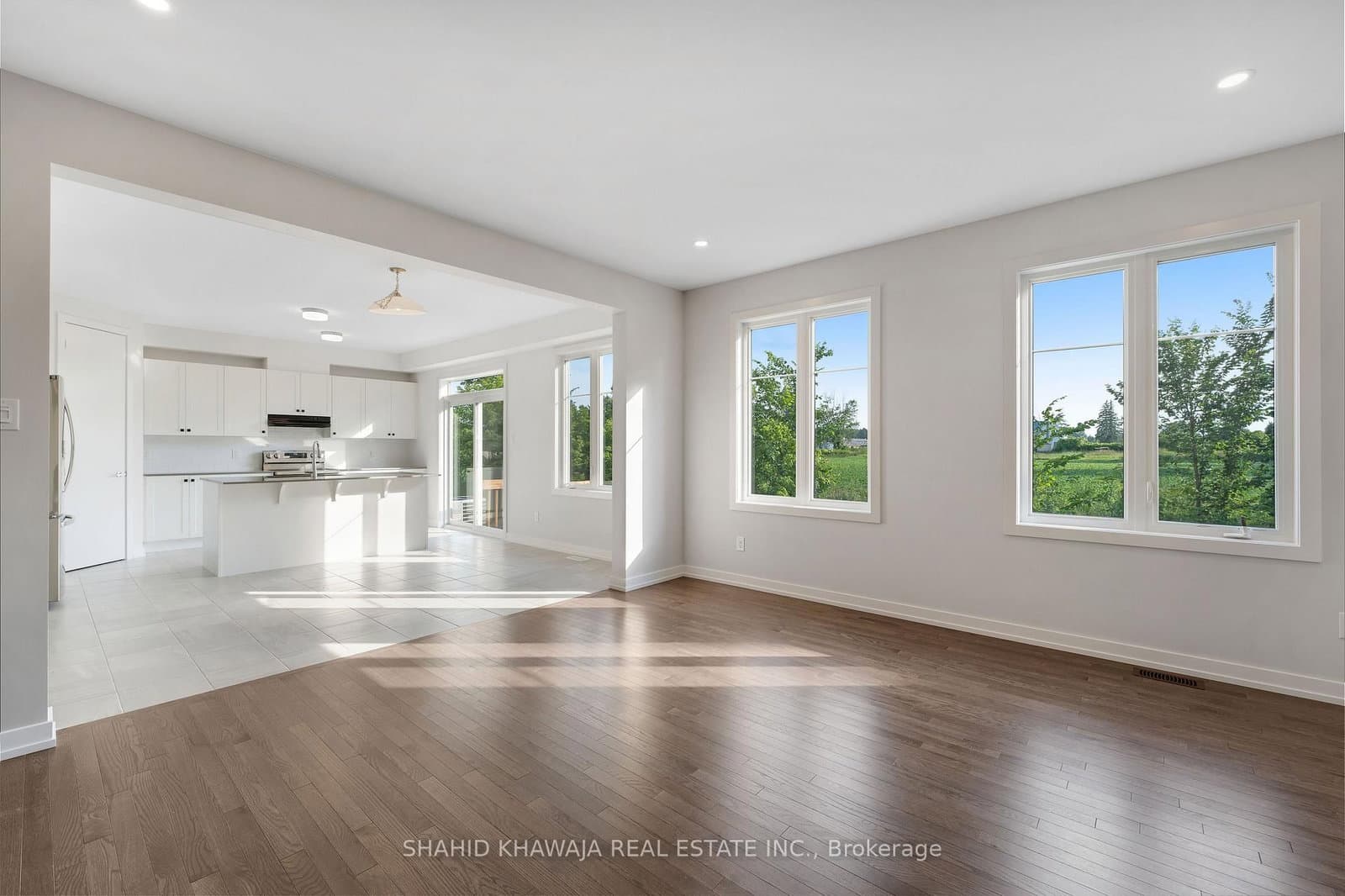 93 Hackamore Crescent thumbnail 9