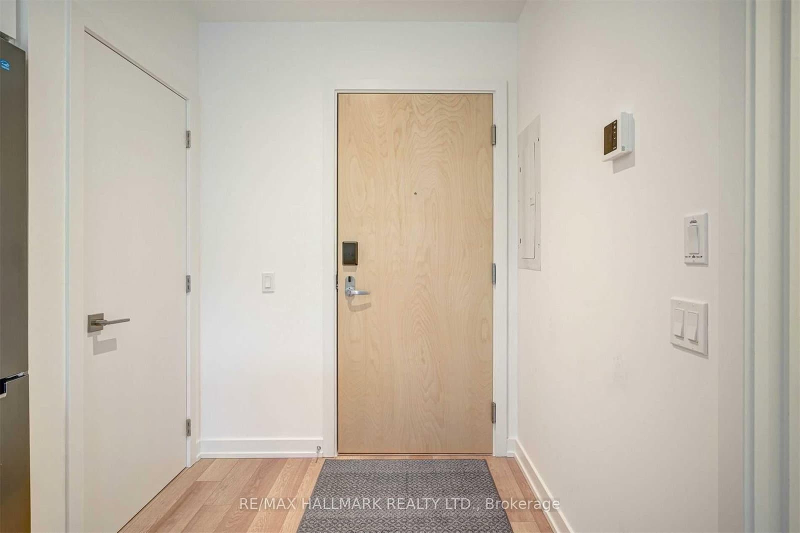 120 Carrick Trail, Unit 207 thumbnail 3