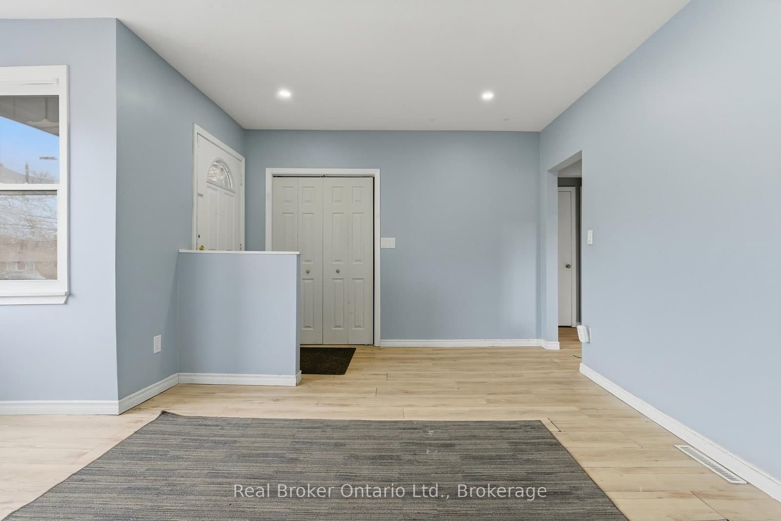 880 LAWRENCE Road thumbnail 13