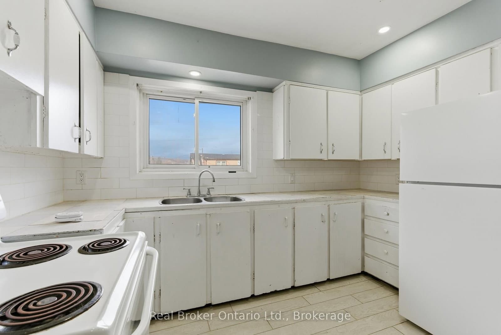880 LAWRENCE Road thumbnail 17