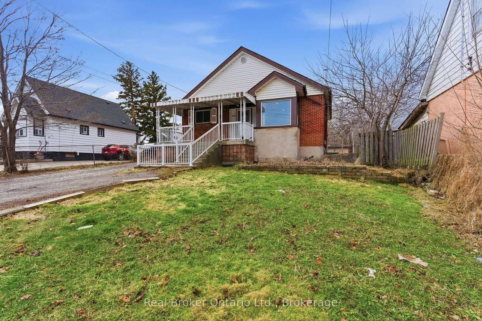 880 LAWRENCE Road thumbnail 3