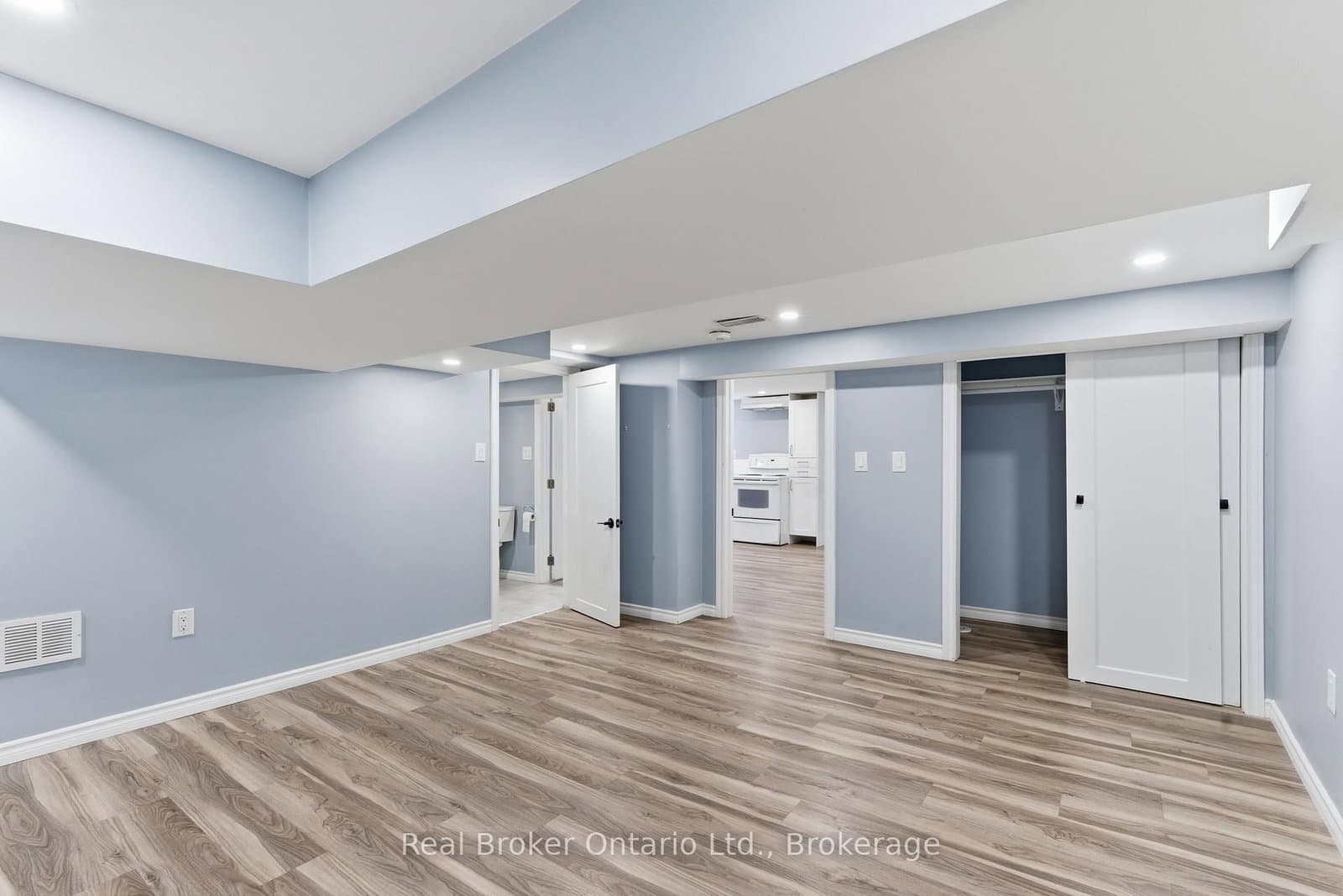 880 LAWRENCE Road thumbnail 39