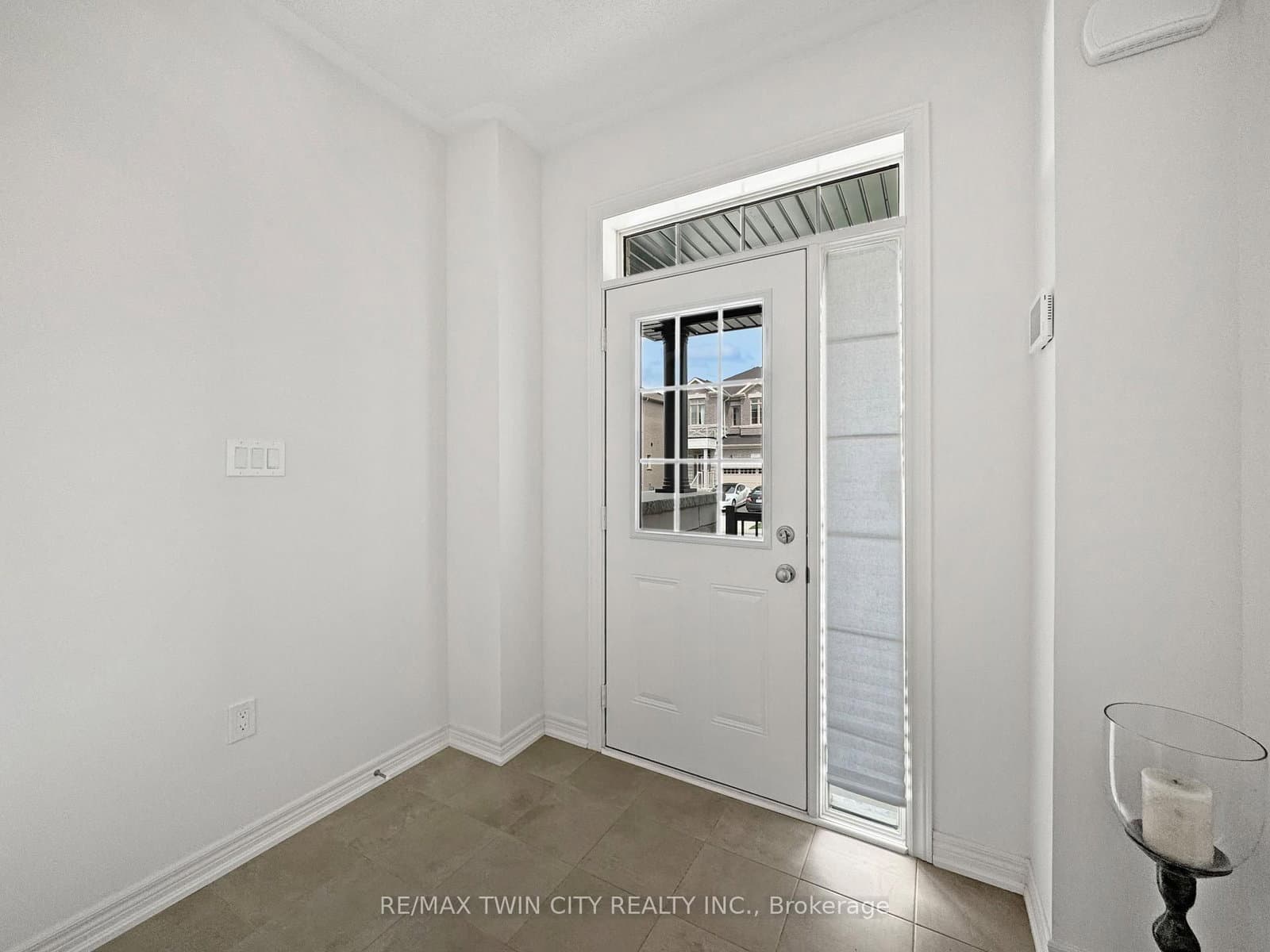 82 Gledhill Crescent thumbnail 2