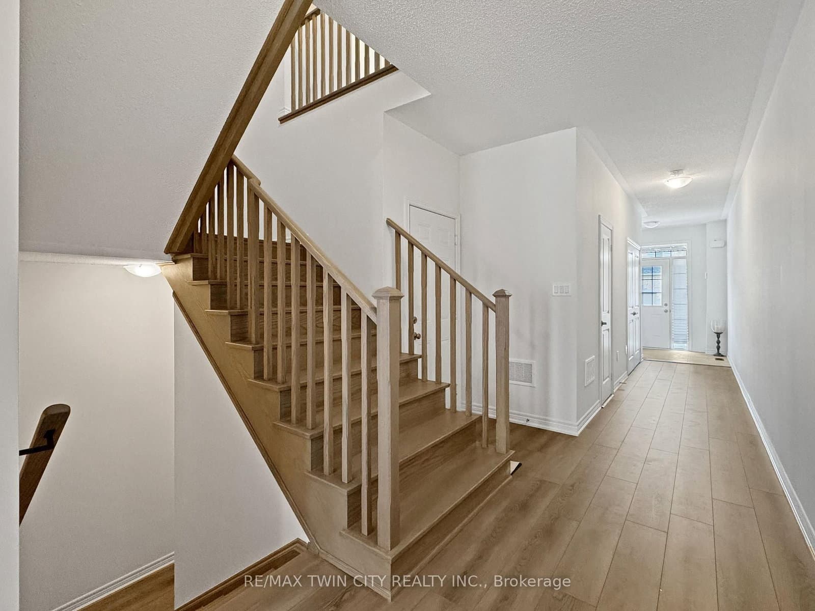 82 Gledhill Crescent thumbnail 4