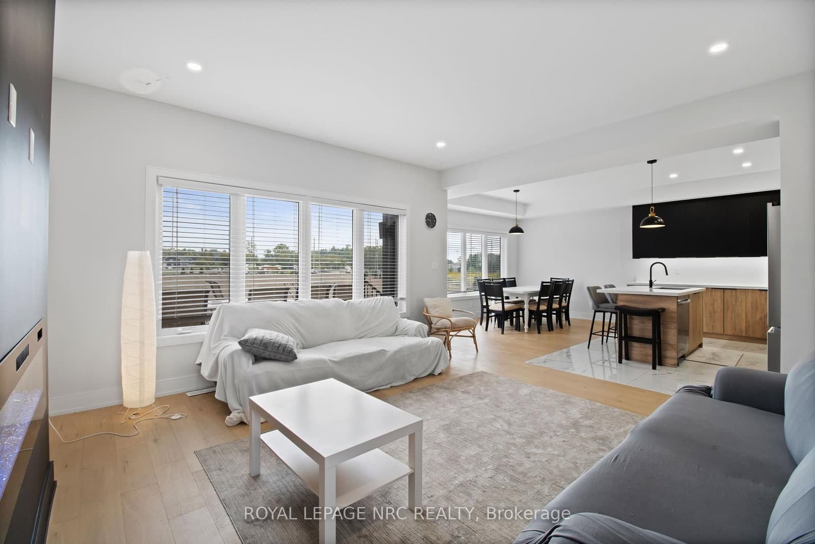 7392 Splendour Drive thumbnail 16