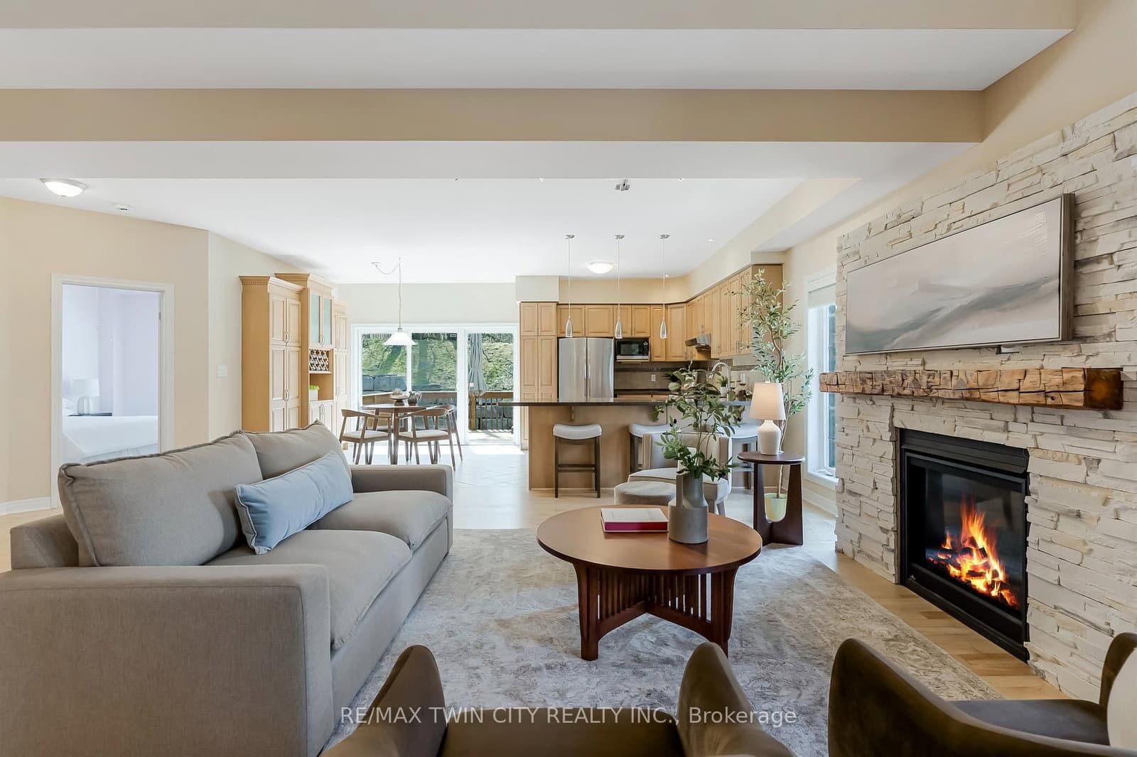 227 Chestnut Hill Crescent thumbnail 10