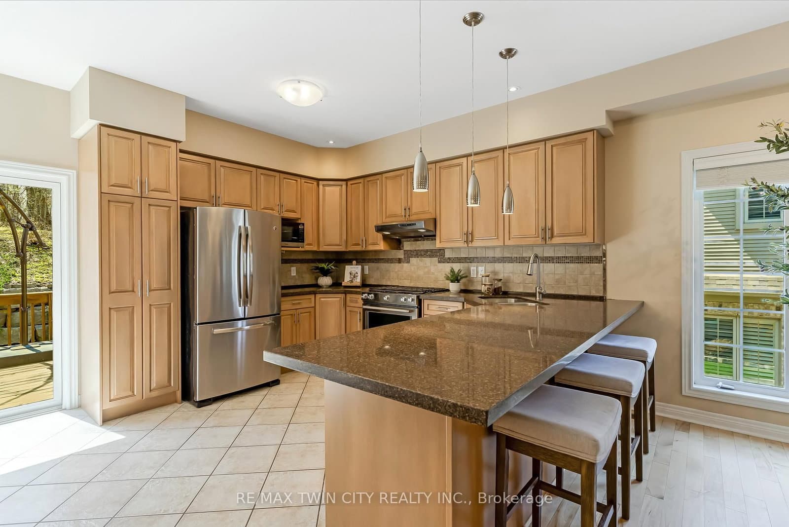 227 Chestnut Hill Crescent thumbnail 12