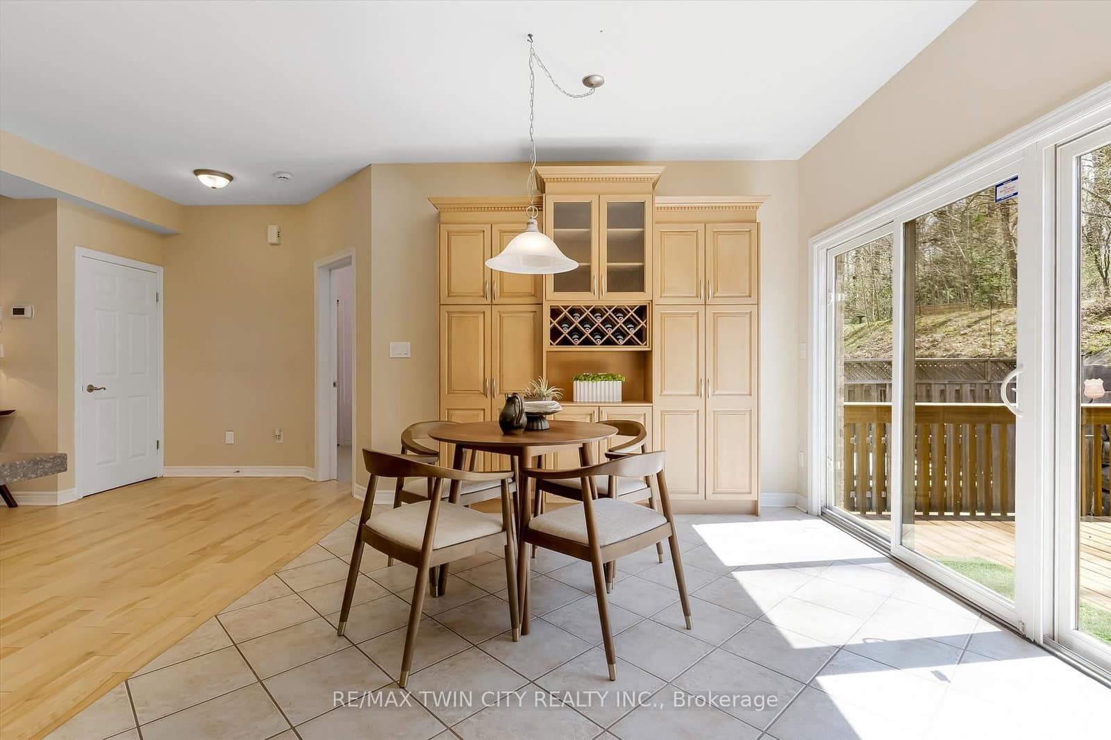 227 Chestnut Hill Crescent thumbnail 17