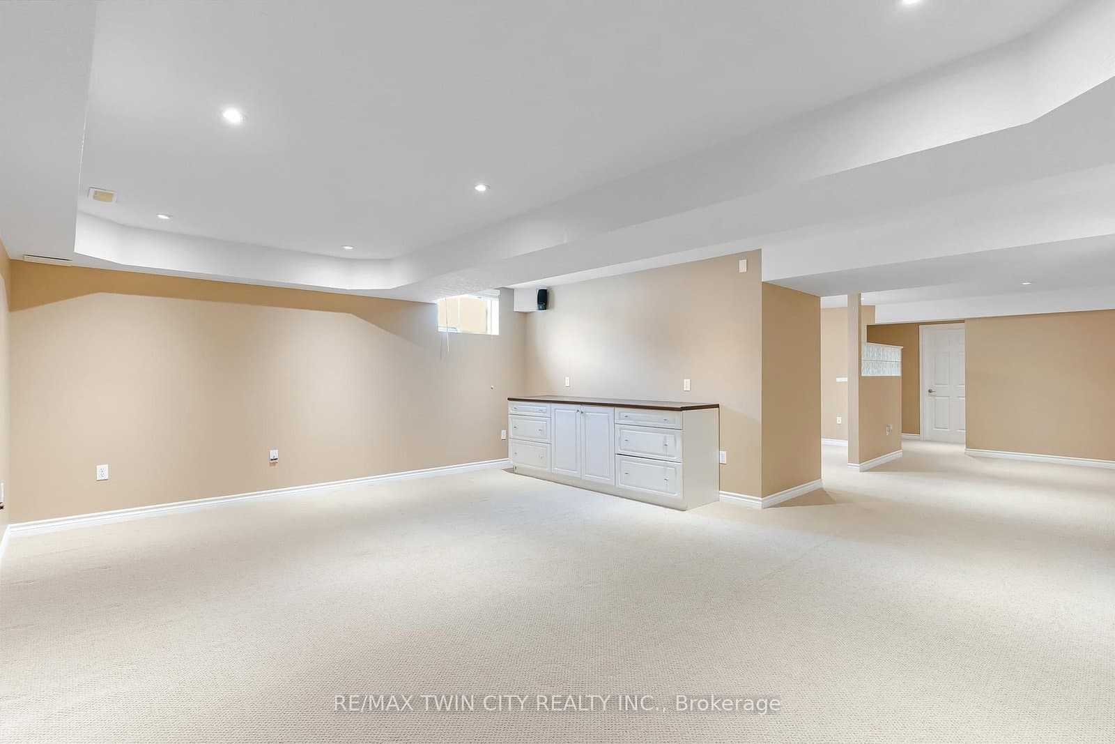 227 Chestnut Hill Crescent thumbnail 28