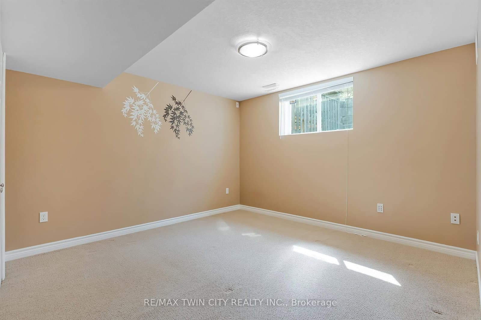227 Chestnut Hill Crescent thumbnail 29
