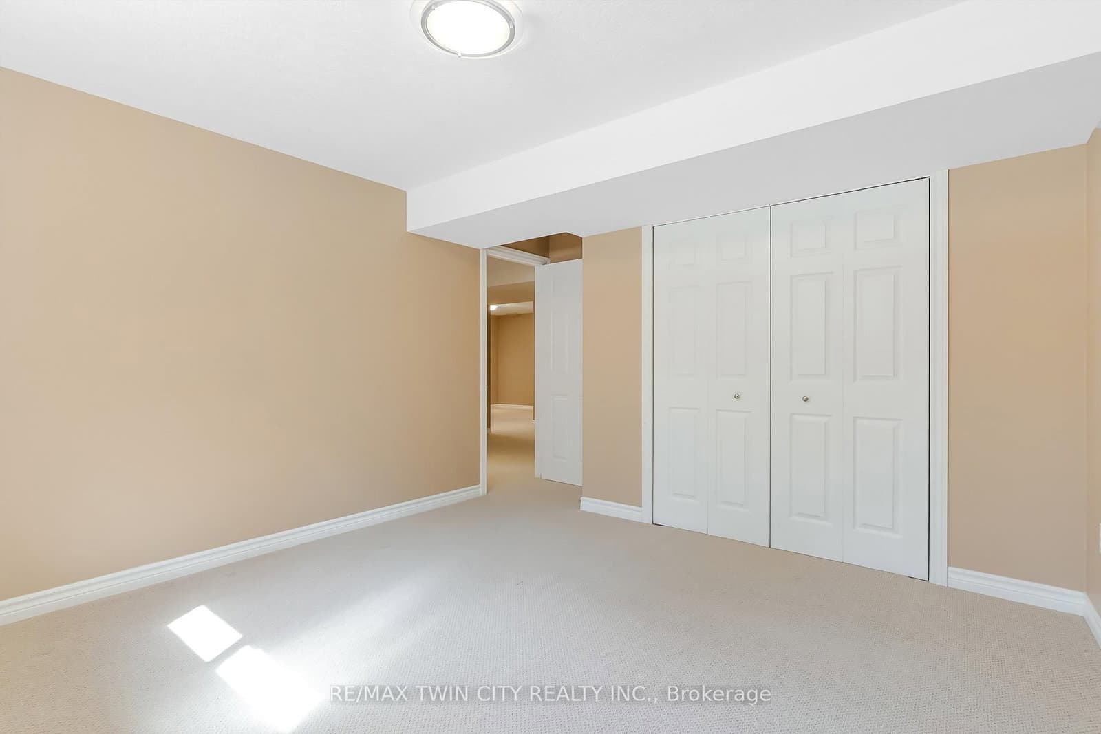 227 Chestnut Hill Crescent thumbnail 30
