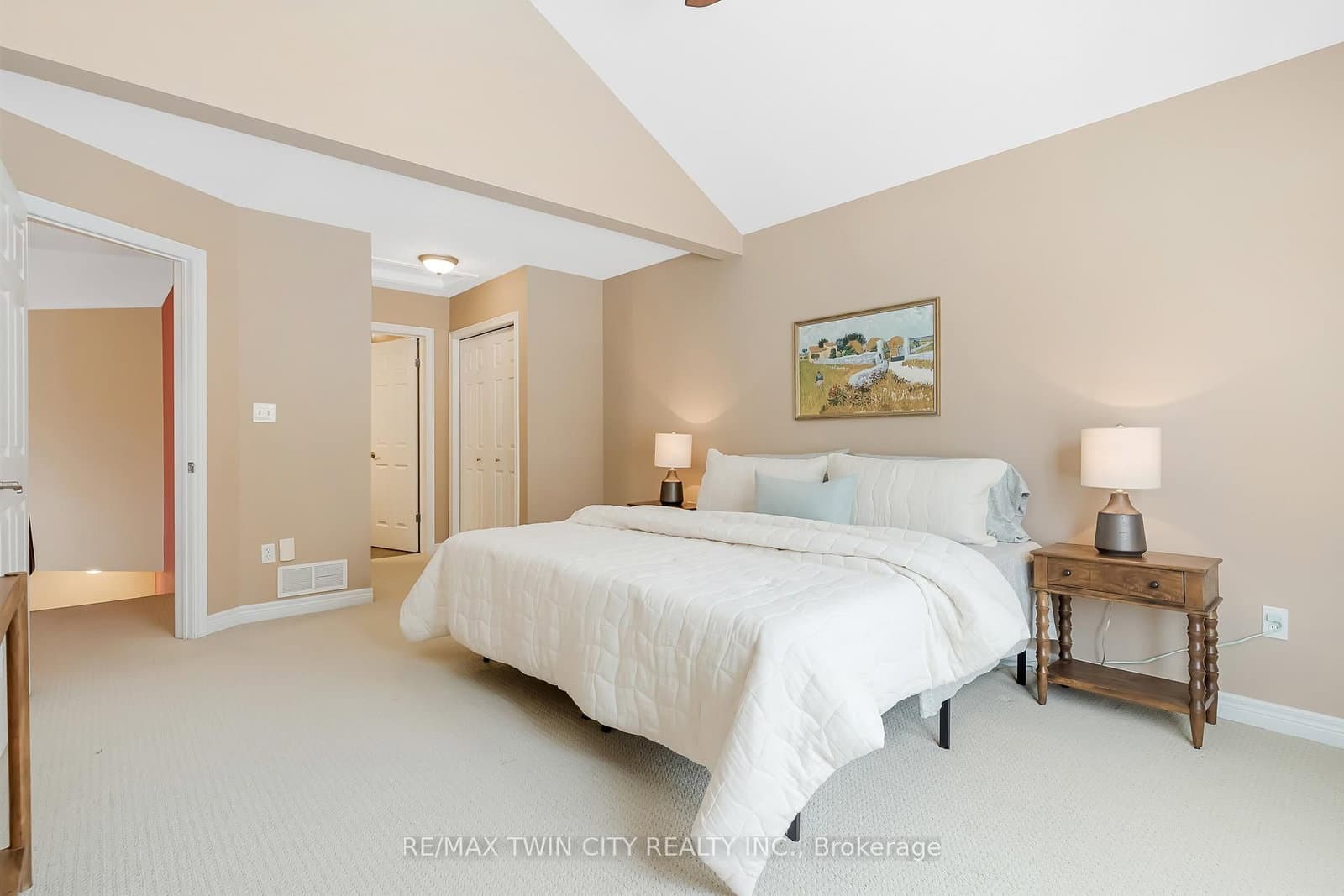 227 Chestnut Hill Crescent thumbnail 38