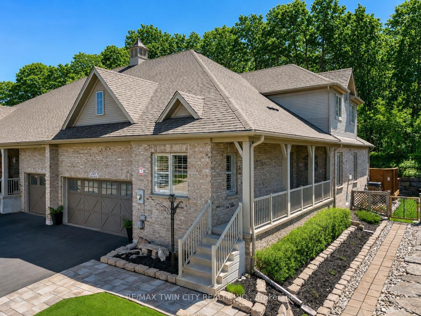 227 Chestnut Hill Crescent thumbnail 39