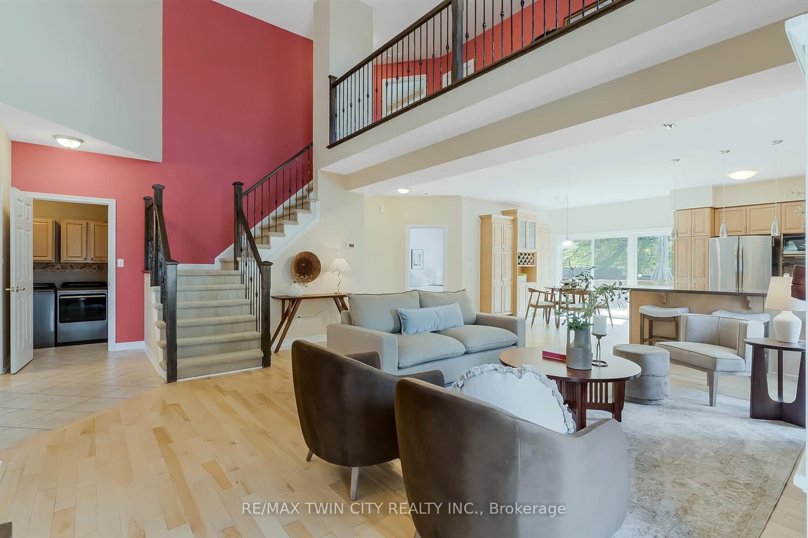 227 Chestnut Hill Crescent thumbnail 9