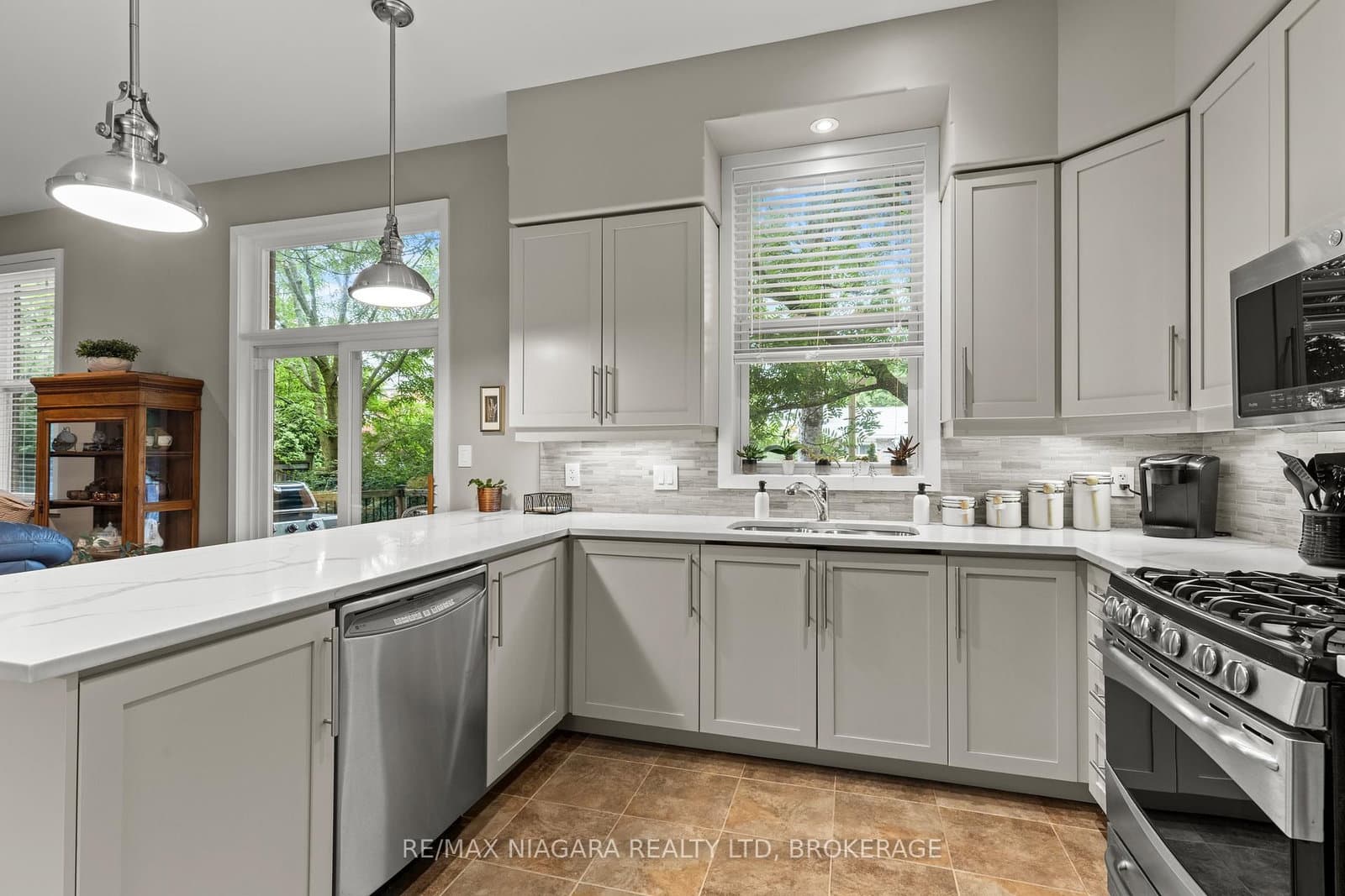 481 Victoria Street, Unit 3 thumbnail 14
