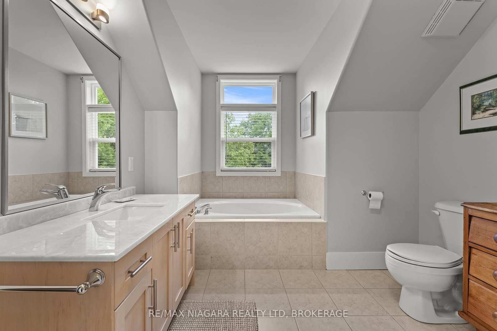 481 Victoria Street, Unit 3 thumbnail 22