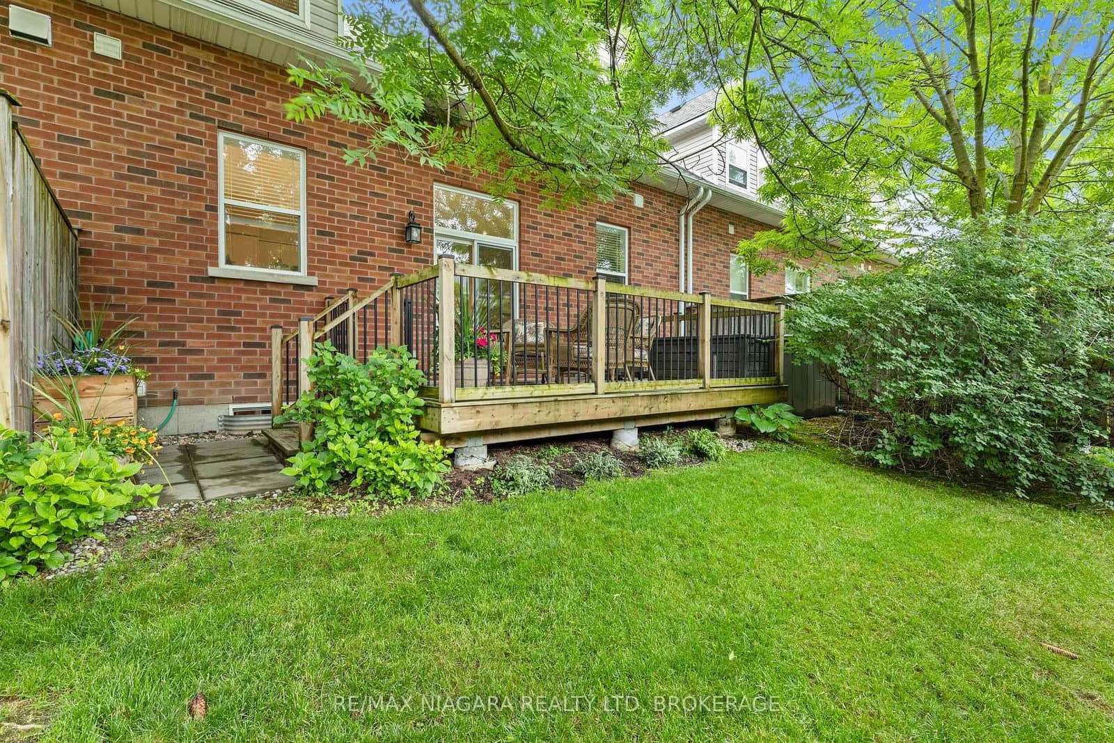 481 Victoria Street, Unit 3 thumbnail 37