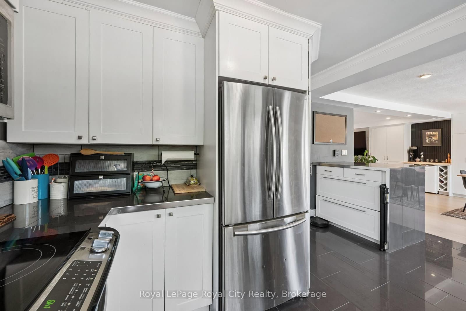 8 Rosewood Avenue thumbnail 10