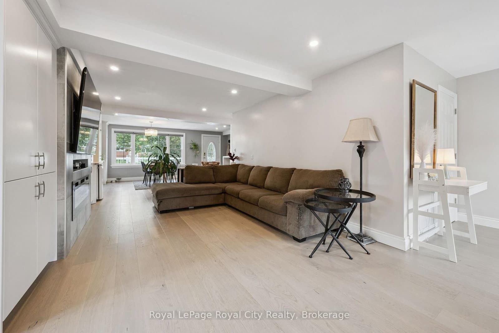 8 Rosewood Avenue thumbnail 12