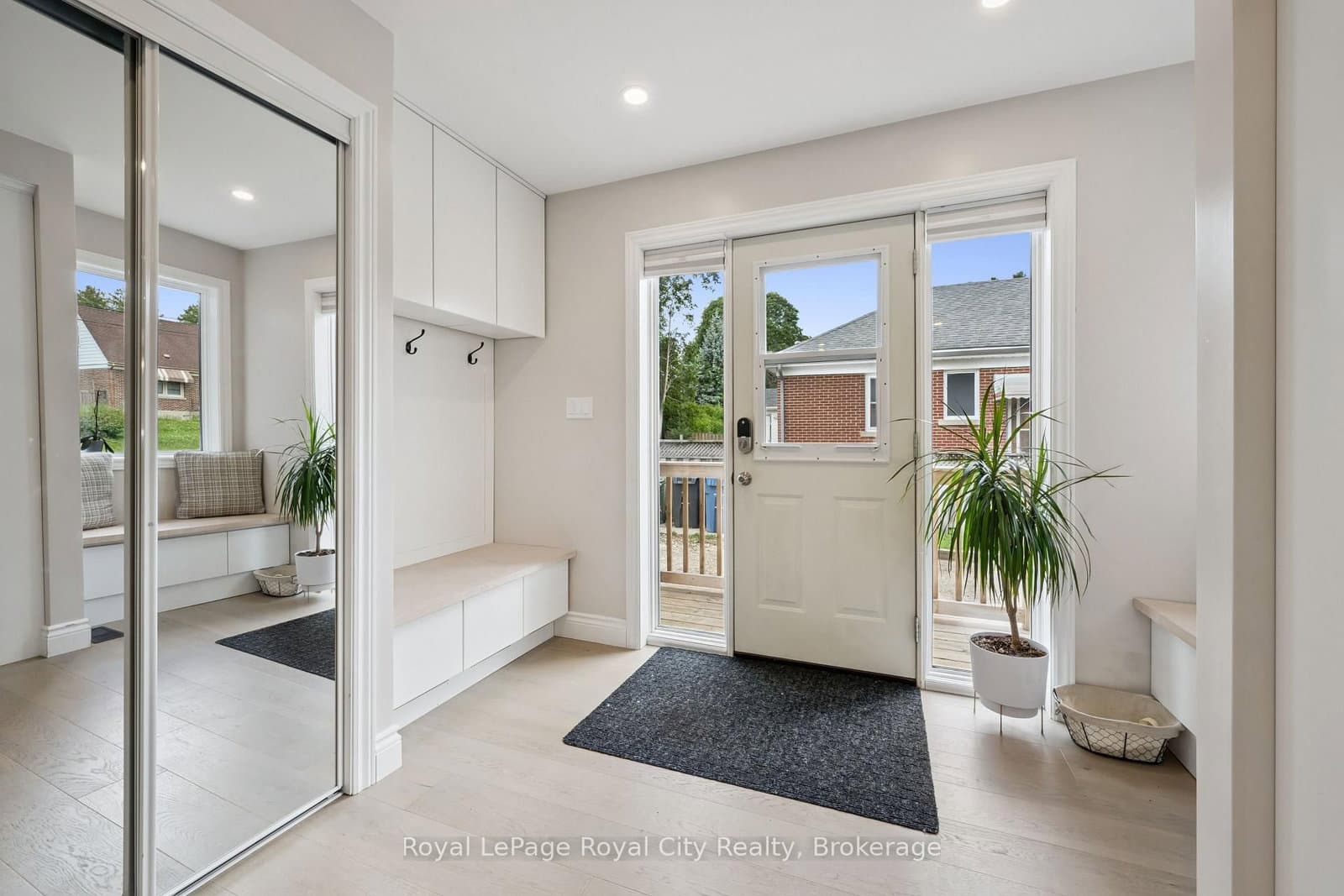 8 Rosewood Avenue thumbnail 15