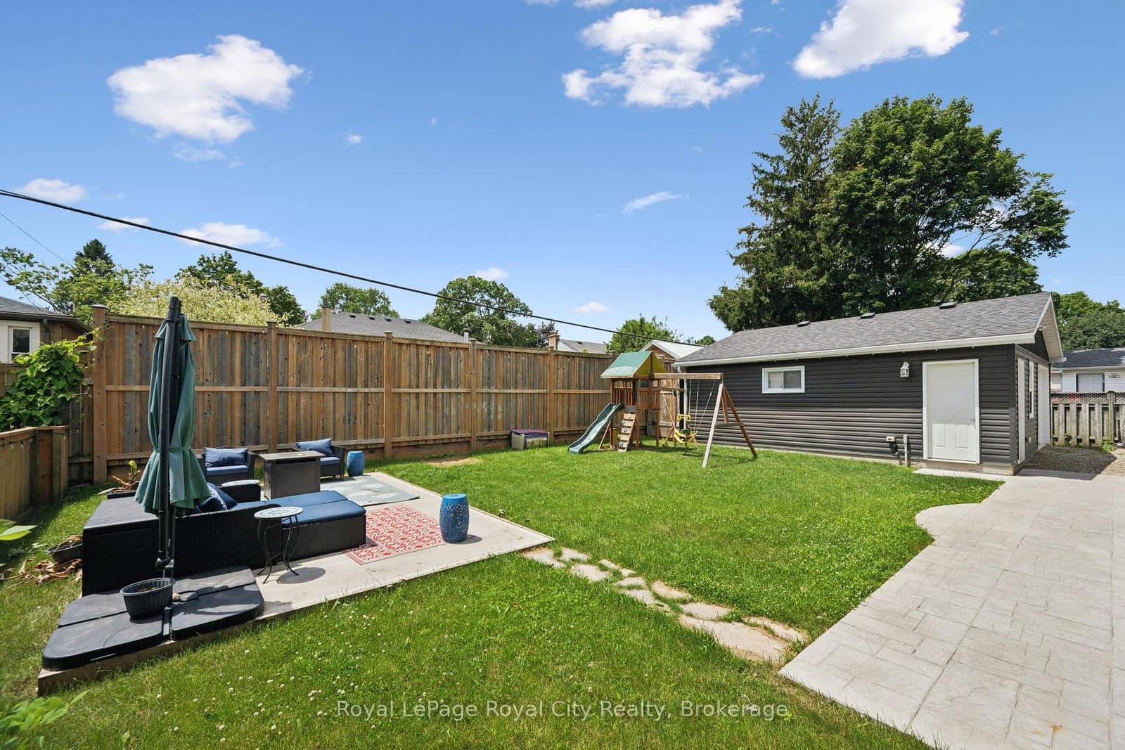 8 Rosewood Avenue thumbnail 41
