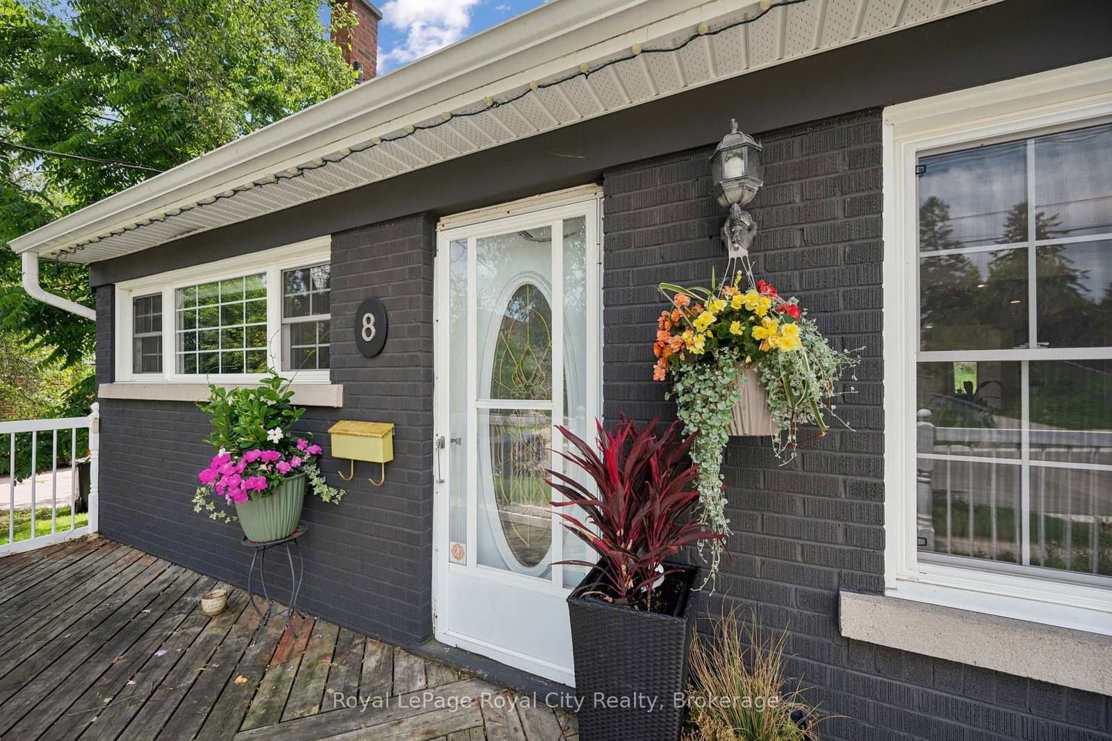 8 Rosewood Avenue thumbnail 5