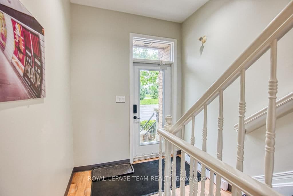 84 Centrepointe Drive thumbnail 21