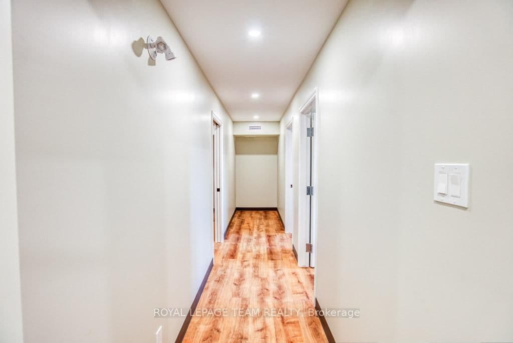 84 Centrepointe Drive thumbnail 34