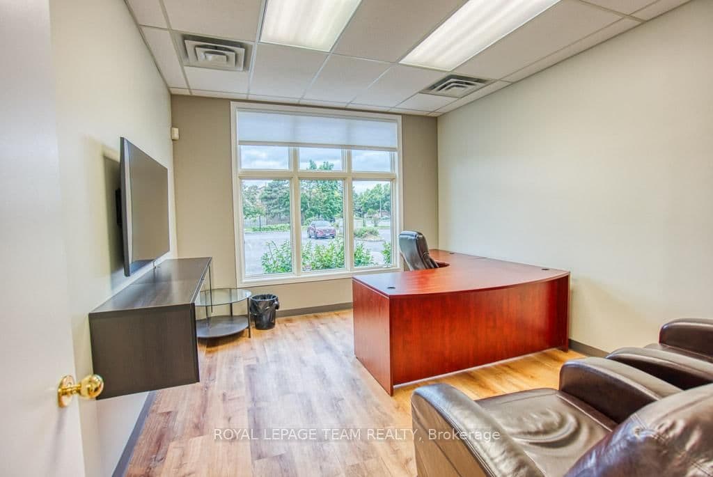 84 Centrepointe Drive thumbnail 5