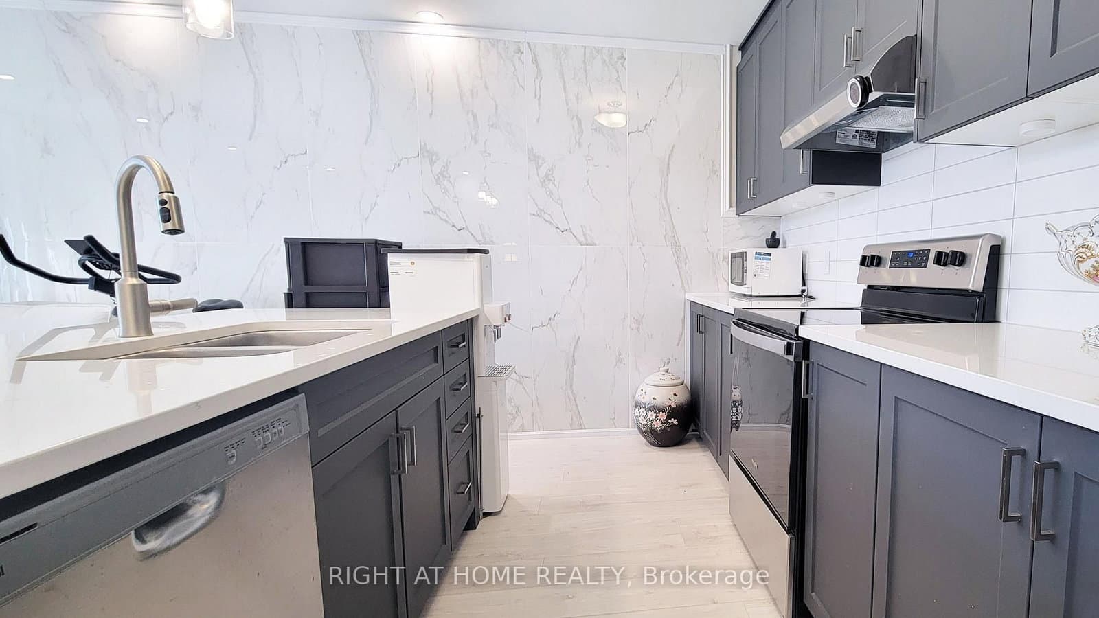 142 Foamflower Place, Unit 12 thumbnail 17