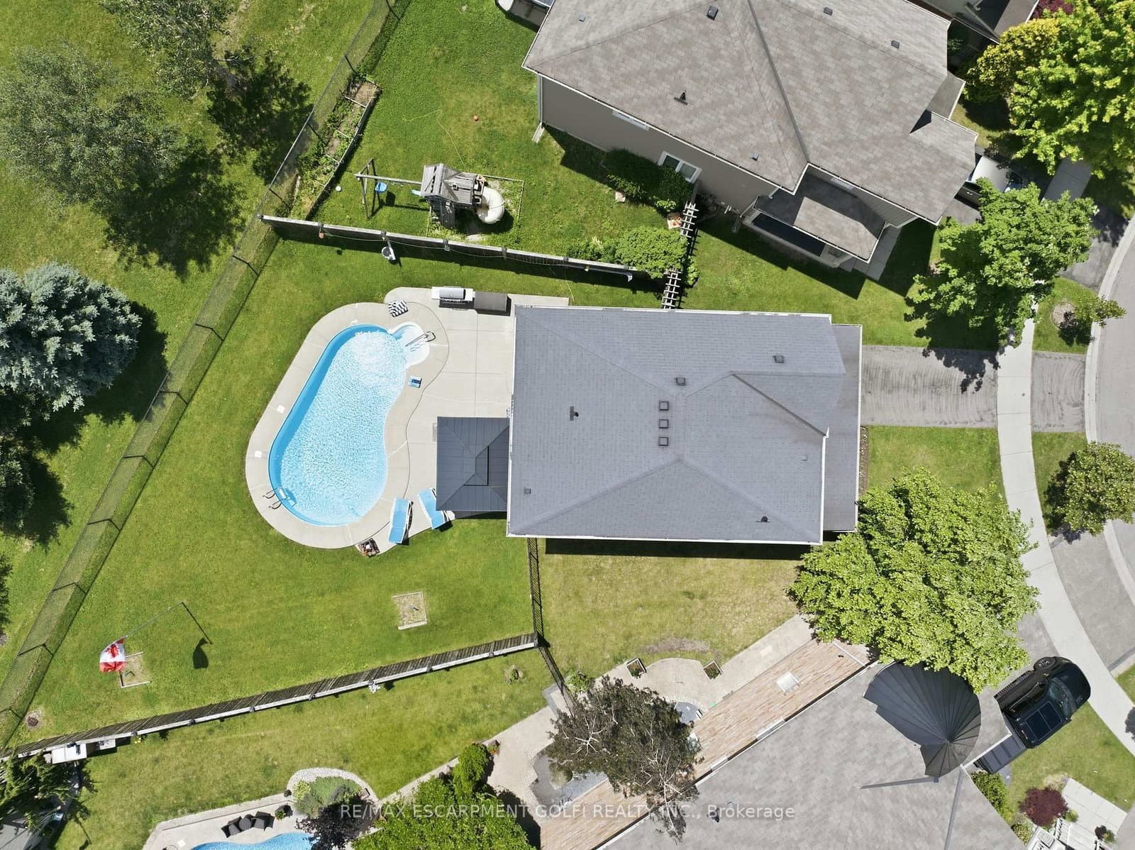 240 Emick Drive thumbnail 38