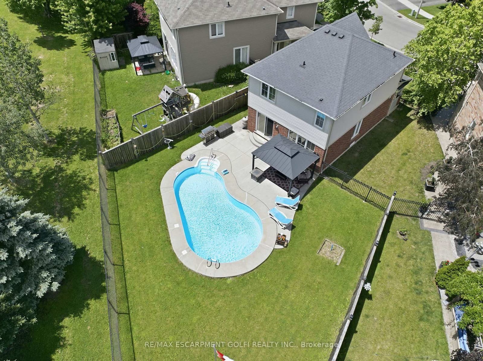 240 Emick Drive thumbnail 4