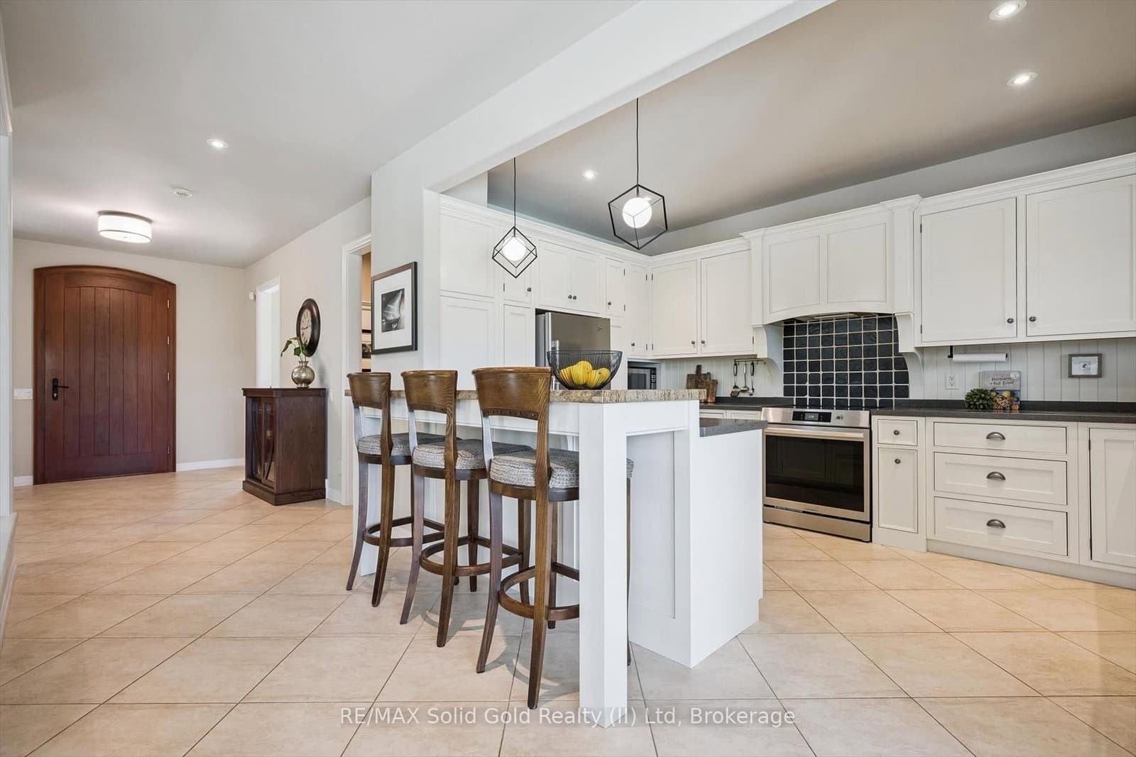 576 Falconridge Crescent thumbnail 10