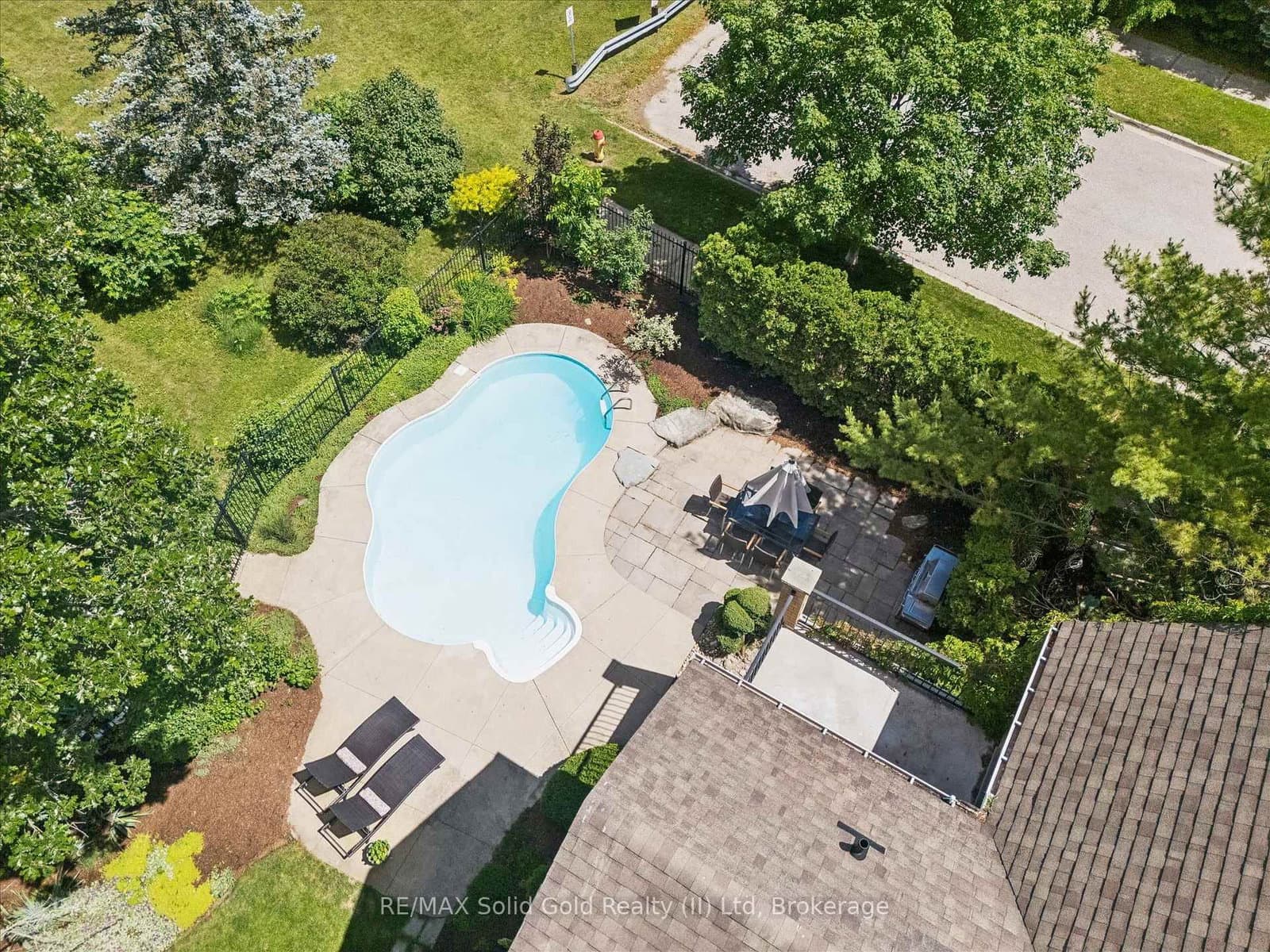 576 Falconridge Crescent thumbnail 50
