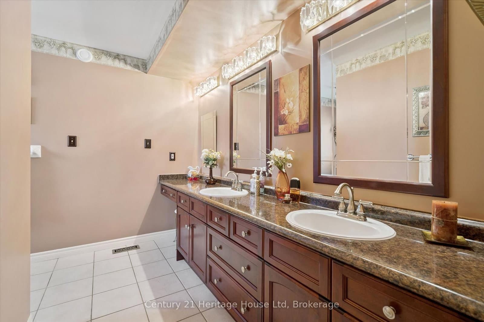 545 Athol Street thumbnail 23