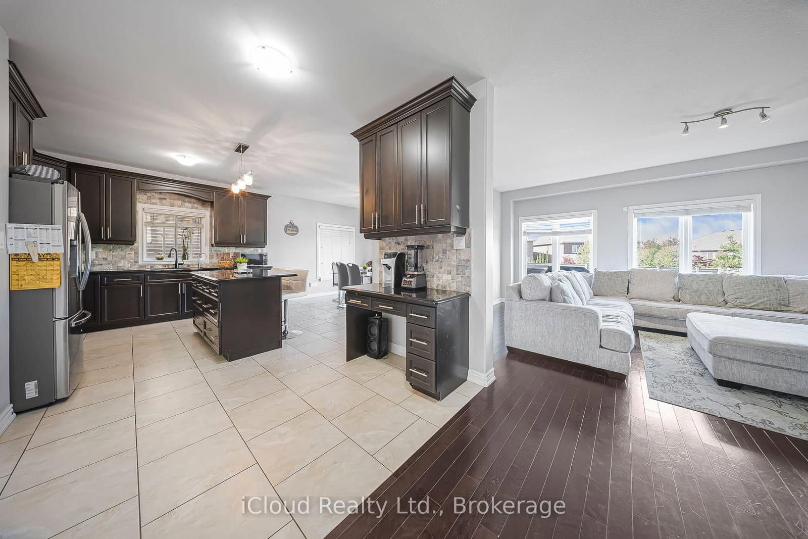 795 Robert Ferrie Drive thumbnail 14