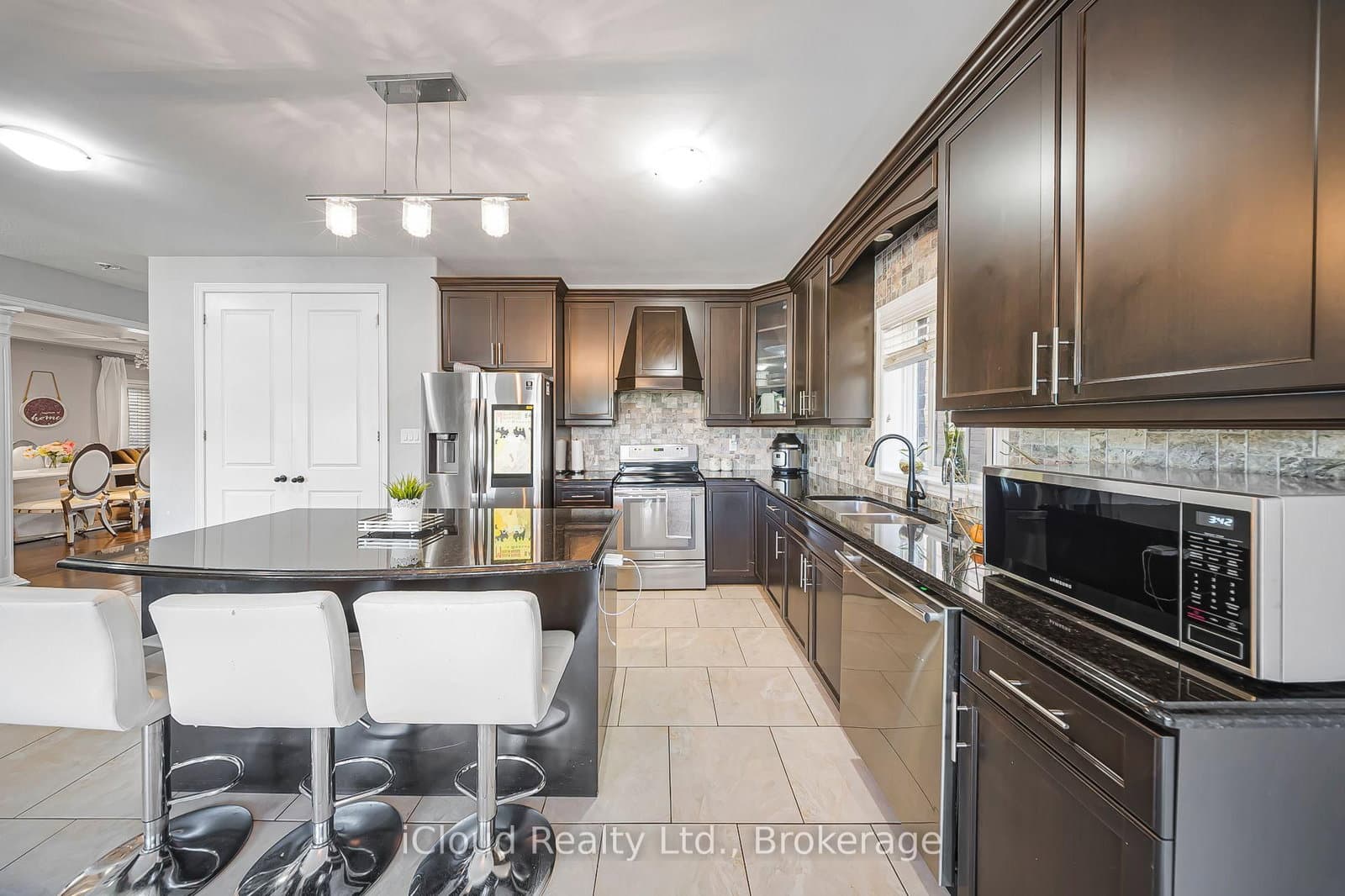 795 Robert Ferrie Drive thumbnail 16