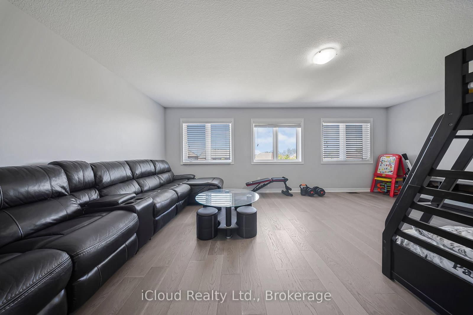 795 Robert Ferrie Drive thumbnail 23