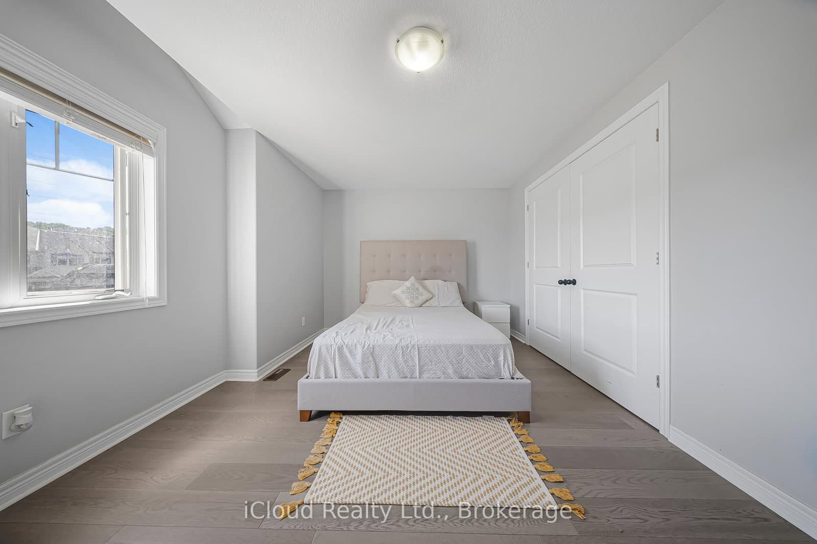 795 Robert Ferrie Drive thumbnail 30