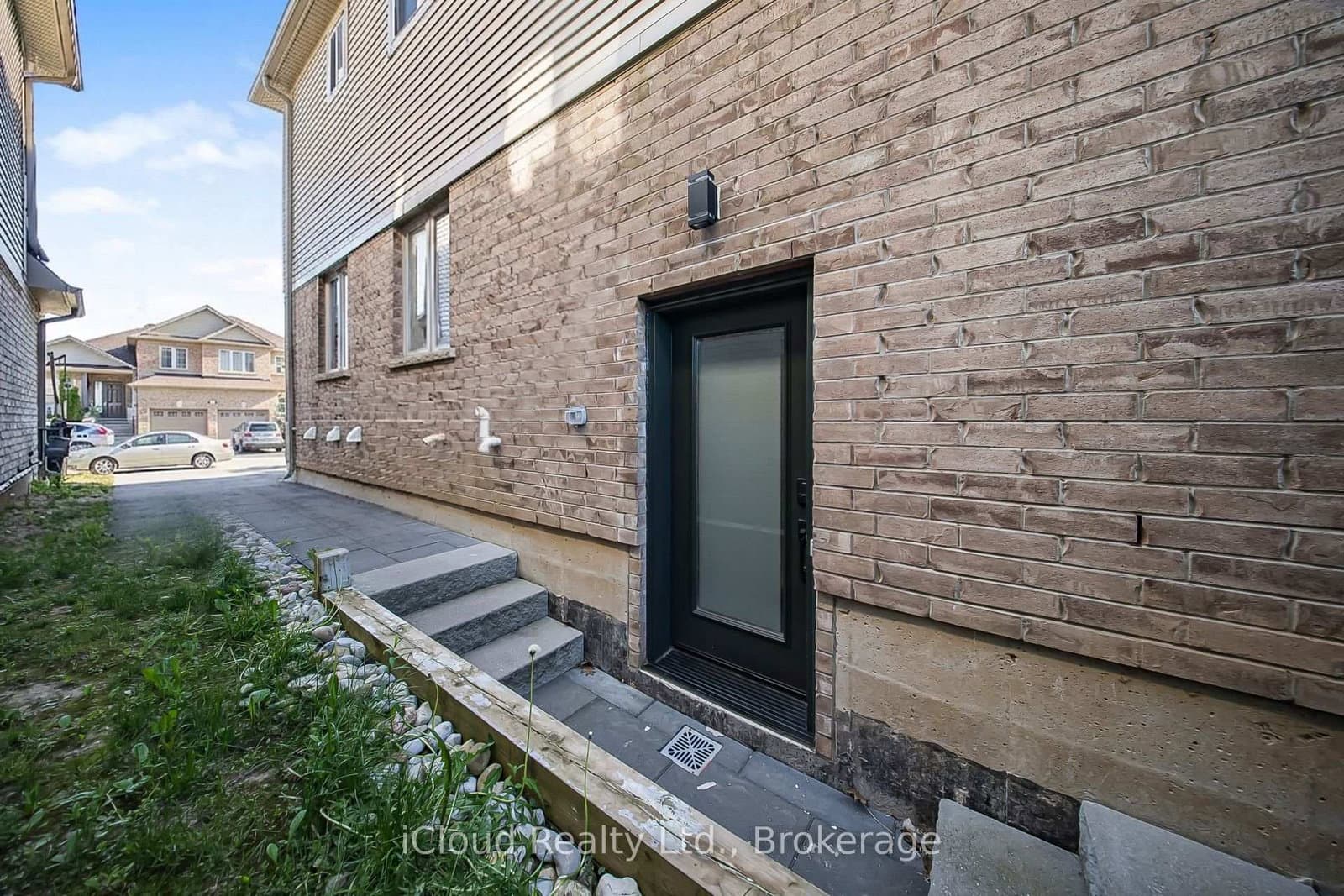 795 Robert Ferrie Drive thumbnail 33